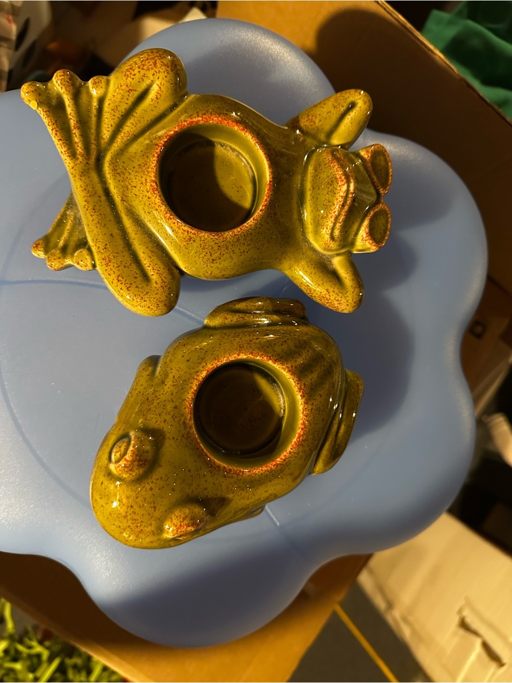 PartyLite Speckled Olive Green Ceramic Frog Votive Set
